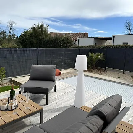 Hotel Maison Saint-palais-sur-mer, 6 Pieces, 8 Personnes - Fr-1-539-61 4*